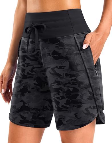 Women's 5" gym shorts, zip pockets, grey camo